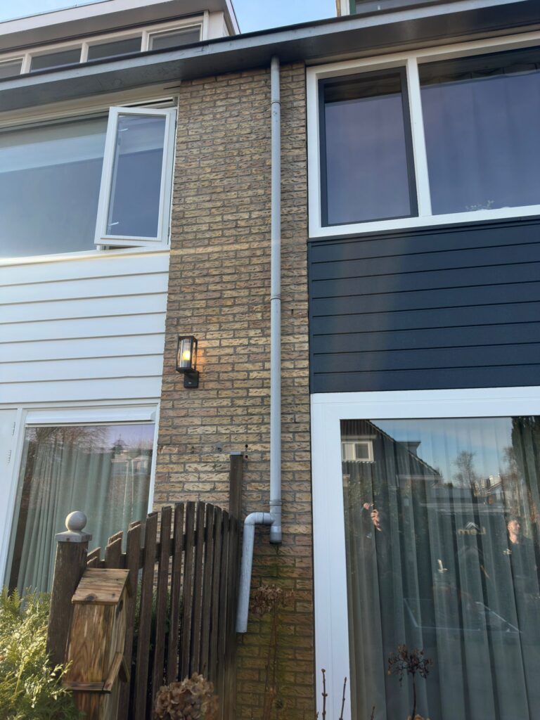 Pvc-hemelwaterafvoer-vervangen-zinken-hemelwaterafvoer-Purmerend